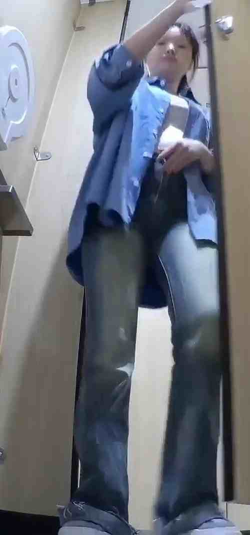 Asian toilet voyeur 1803