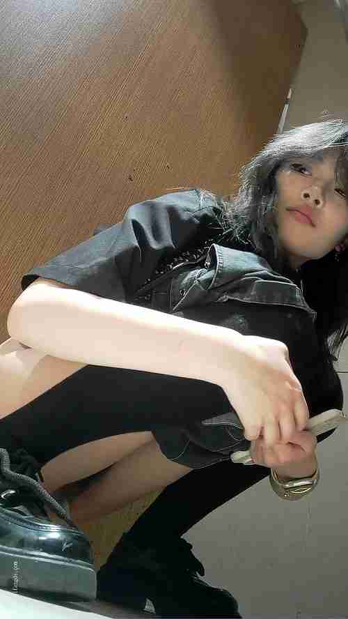 Asian toilet voyeur 1825